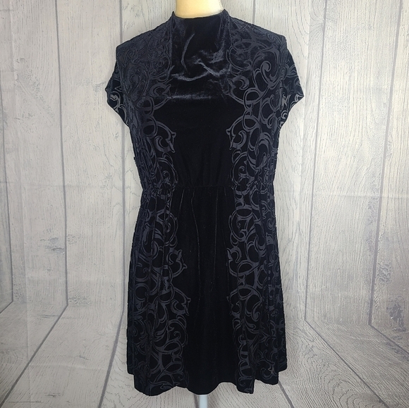 White House Black Market Dresses & Skirts - White House Black Market Black Velvet Blouson Dress Size Large